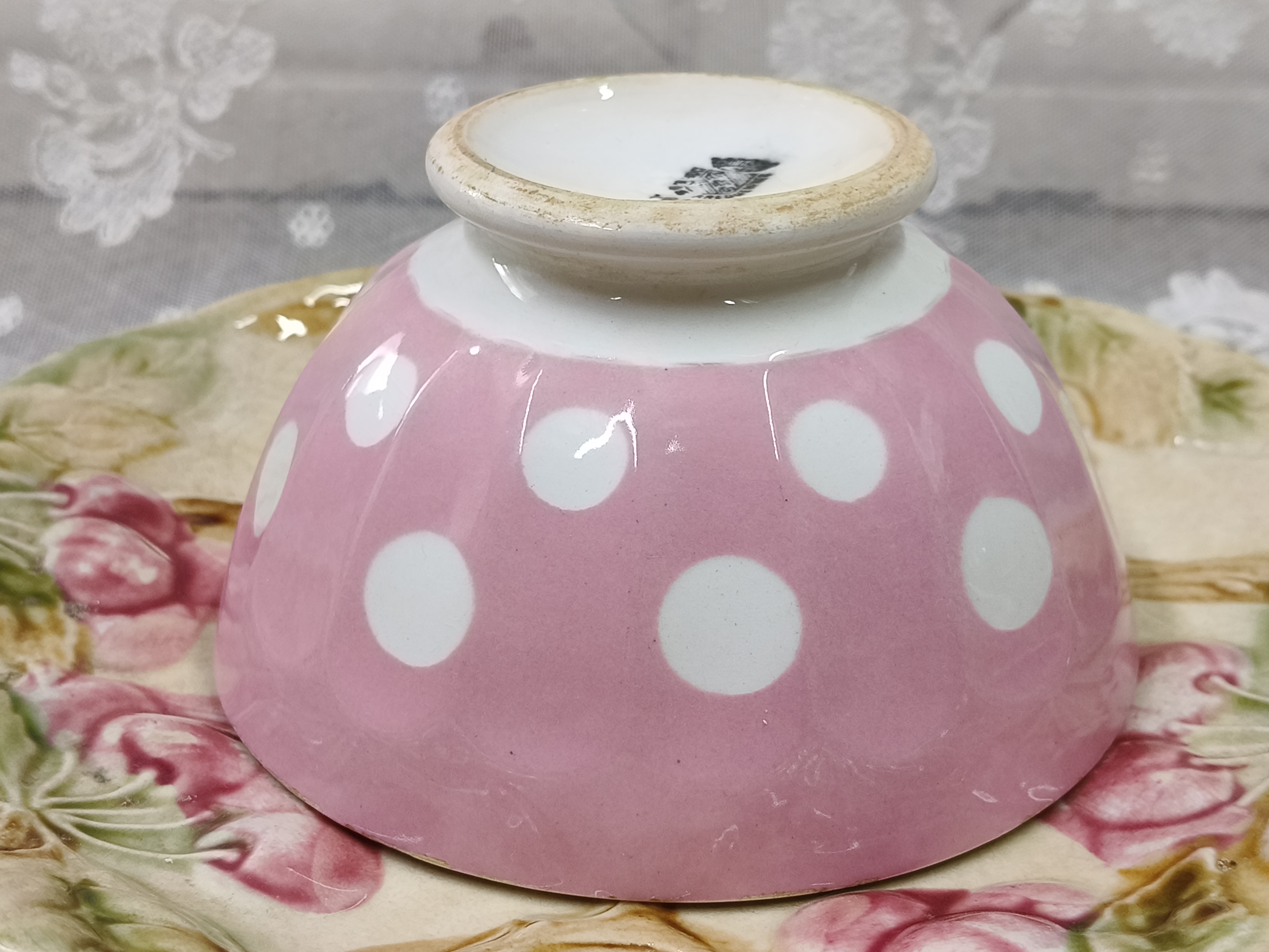 Oud kommetje roze