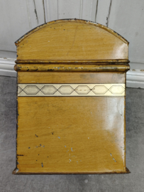 Oud voorraad blik