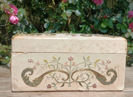 Oude Franse kist met embroidery VERKOCHT