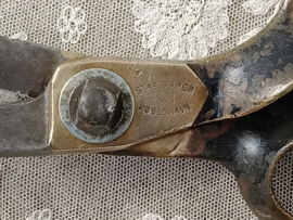 Oude schaar met koper VERKOCHT