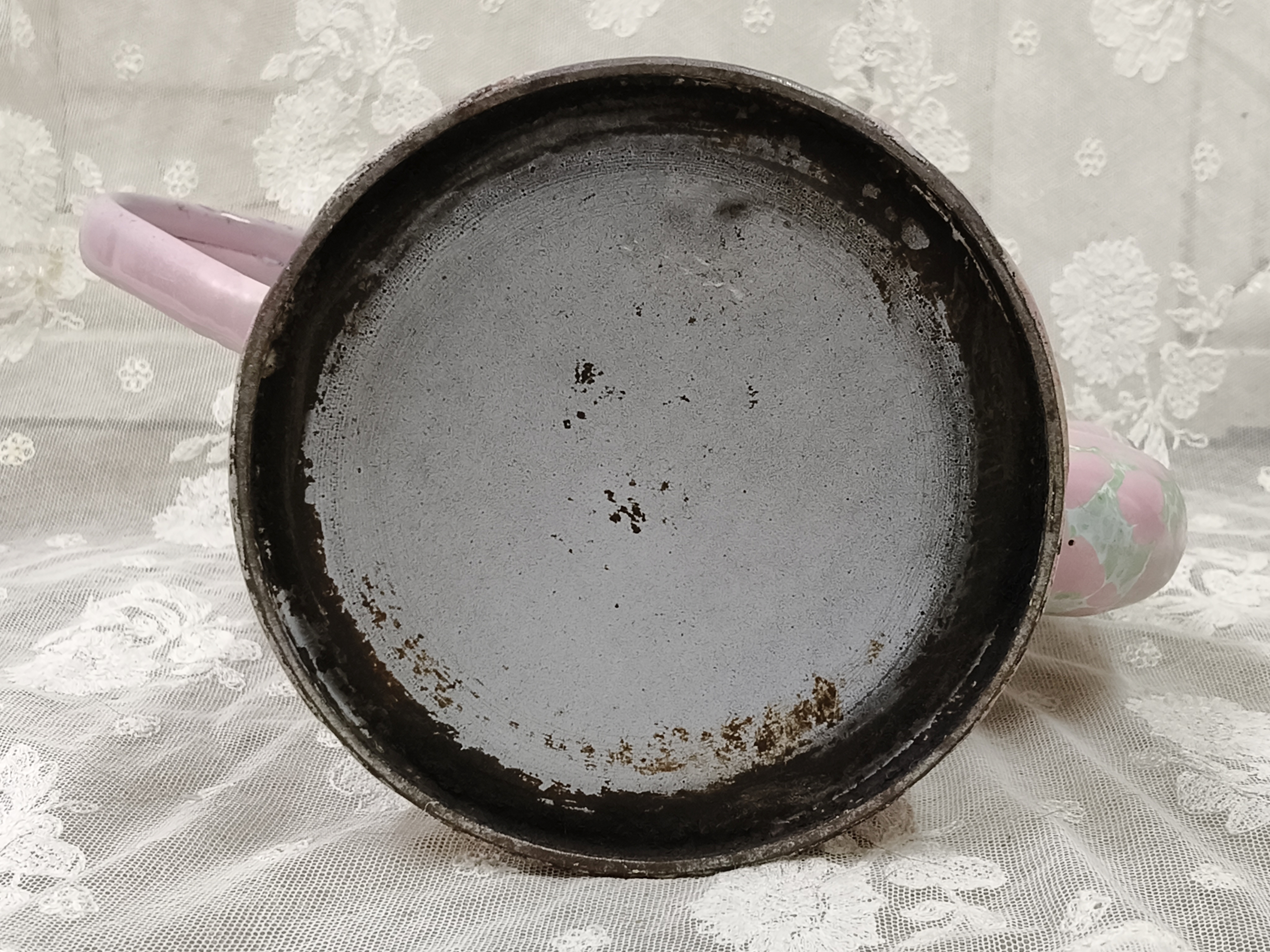 Oud emaille koffiepot, roze met groen