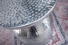Handgemaakte bijzettafel  36 cm zilver hamerslag design
