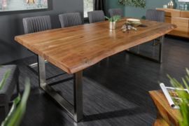 Massieve boomstam eettafel MAMMUT NATURE 200cm acacia tafelblad RVS poten 6cm