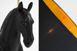Extravagante vloerlamp BLACK HORSE 130 cm zwart paardenfiguur