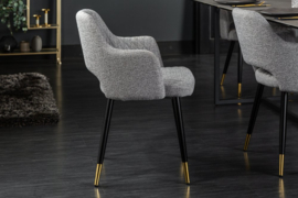 Elegante stoel PARIS lichtgrijs met sierstiksels en gouden pootdoppen