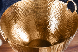 Handgemaakte sierschaal ROND 40 cm goudkleurig metaal gehamerd design