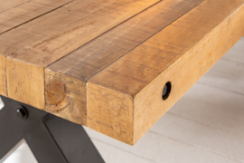 Massieve eettafel ROAD 200cm naturel gerecycled grenen industrieel design X-frame