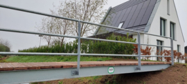 Loopbrug met houten brugdekdelen