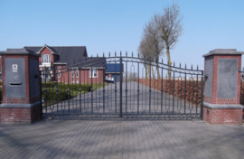 Sierpoort en sierhekwerk Weurt
