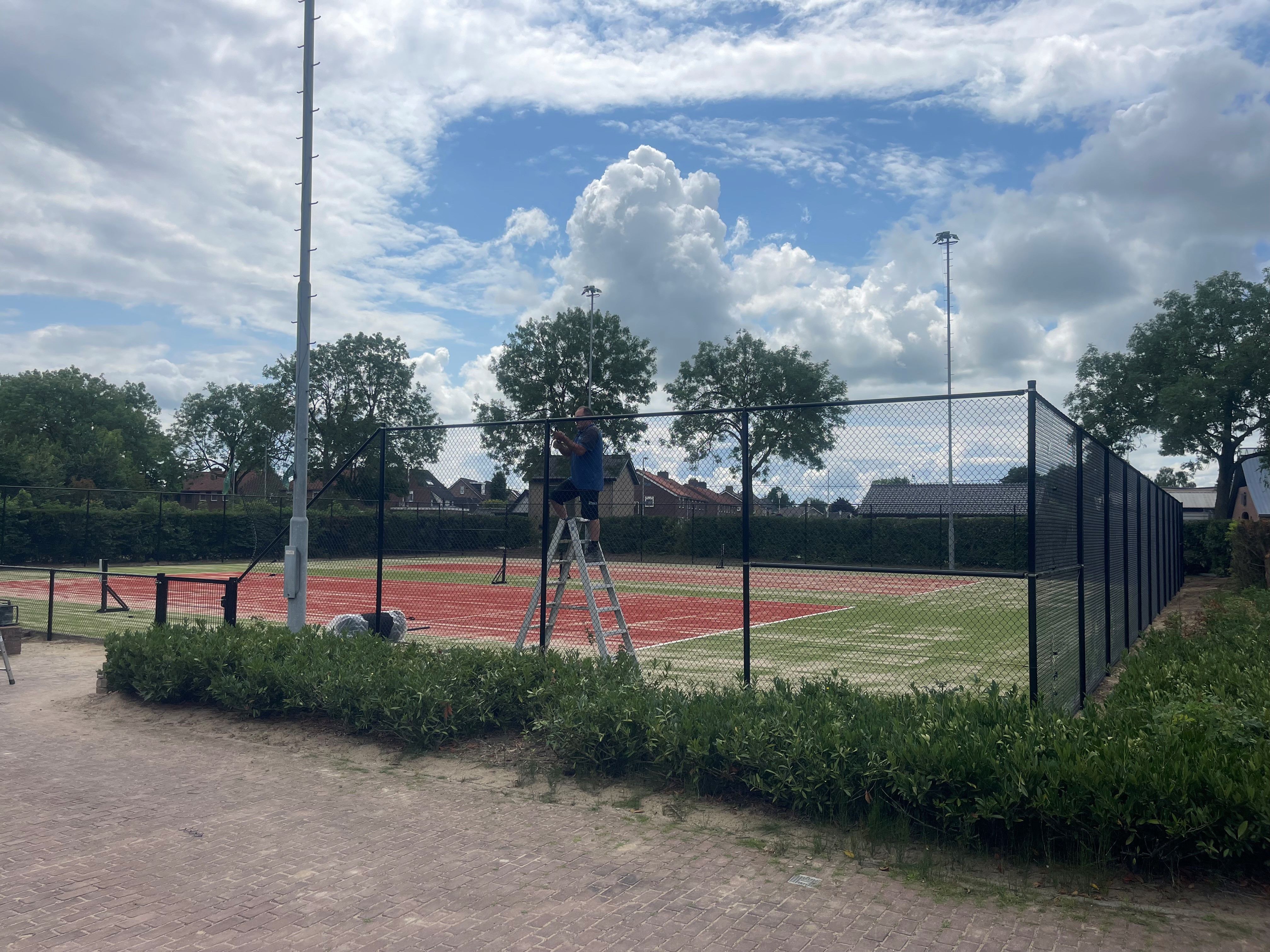 Hekwerk en poorten Tennisvereniging LTC Horssen