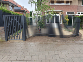 Design hekwerk met organische vormen