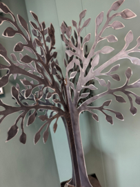 Stalen boom als kunstobject
