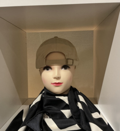 Satijnen sjaal zwart met vanille