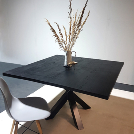 Eettafel Black Oak