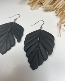 Oorbellen Leafs zwart