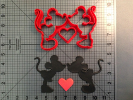 Mickey/Minnie Kiss cutter