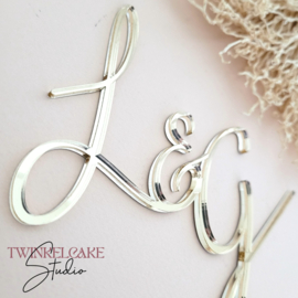 Initiales cake topper