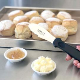 Loyal couteau à beurre et spatule (2 en 1 ) - 9 cm