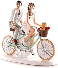 Fietsend bruidspaar 16 x 18 cm cake topper