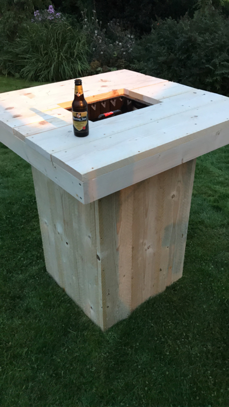 Bierkrattafel van steigerhout | Vrije Tijd & Outdoor | Oudjaarswinkel.nl | Carbid kopen & melkbus kopen = carbid schieten