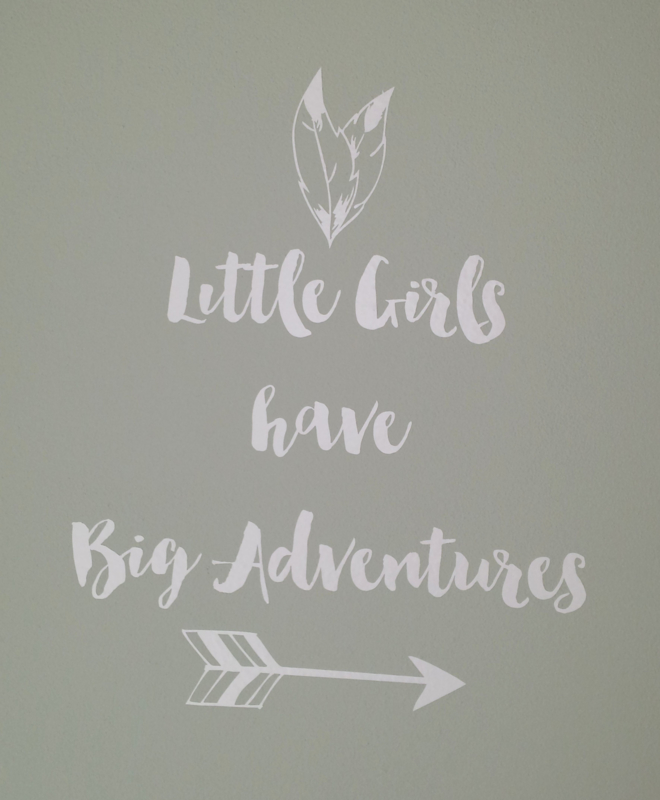 Muursticker 'Little Girls have big Adventures'