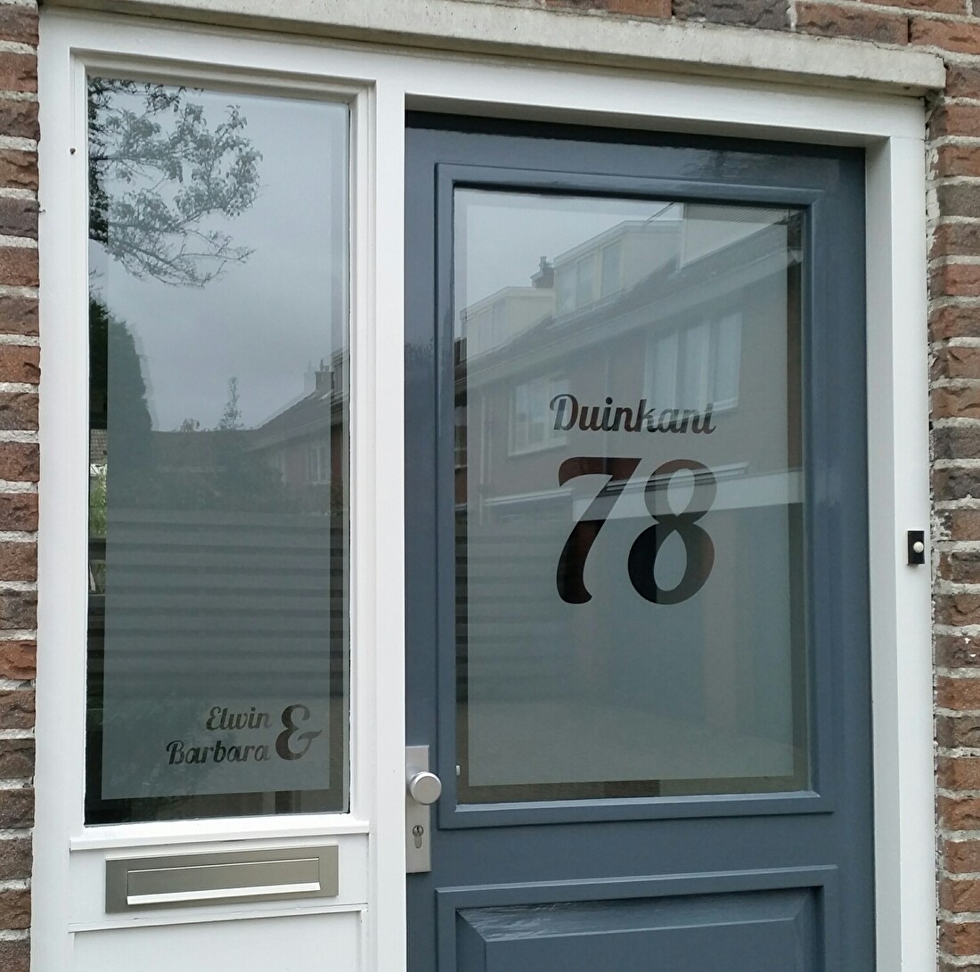 glasfolie raamfolie voordeur naam huisnummer