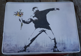 Krut kratkussen Banksy