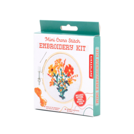 Kikkerland Mini embroidery kit  flower