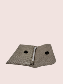 Taupe kleurige croco  leren schoudertas Lieve mt M