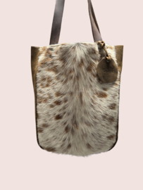 Camel kleurige leren shopper Tess met koeienvacht
