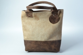 Bruine leren shopper met koeienvacht