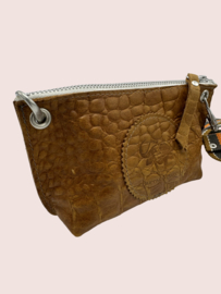 Cognac croco leren schoudertasje Lieve mt S