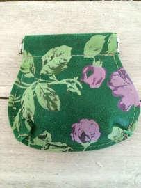 Leren portemonneetje groen met paarse bloemen