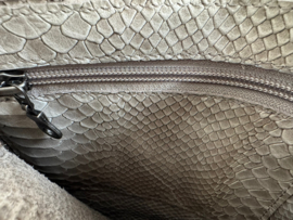 Beige/ taupe kleurige leren schoudertas  Pip