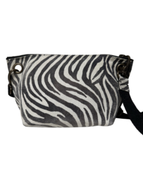 Zwart leren schoudertas Lieve met zebraprint mt M