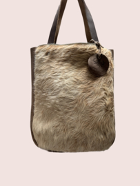 Donkerbruine leren shopper Tess met koeienvacht