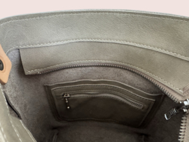 Taupe kleurige leren schoudertas Lot