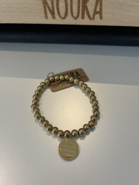 Goud kralen armbandje met “I love you to the moon and back” bedeltje