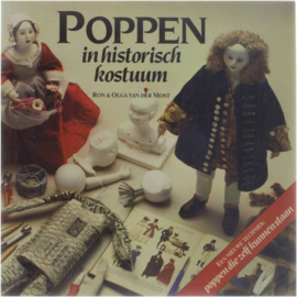 Poppen in historisch kostuum - Ron & Olga van der Most