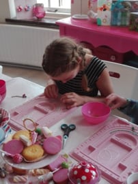 Kinderfeestje Ibiza armbanden maken