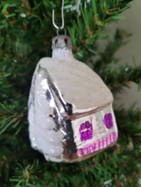 Oude/antieke kerstbal: Huis met roze/paarse accenten