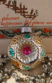 Oude/antieke kerstbal: Prachtig ornament met deuk in reliëf. G.D.R.