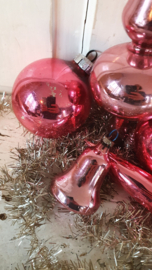 5 delige set oude kerstballen met piek. In roze!