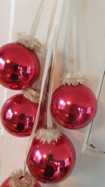 Oude tros kerstballen in fuchsiaroze! met Lametta. G.D.R. -