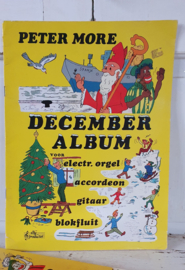uit 1982: PETER MORE: December Album Sint/Kerst. Leuke illustraties!