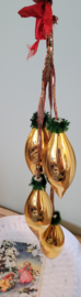 Oude tros kerstballen, gouden pegels