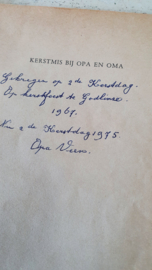 Nostalgisch plaatje: Boekje 1967 'Kerstmis bij Opa en Oma (Nans v. Leeuwen)  + rode metalen blaker