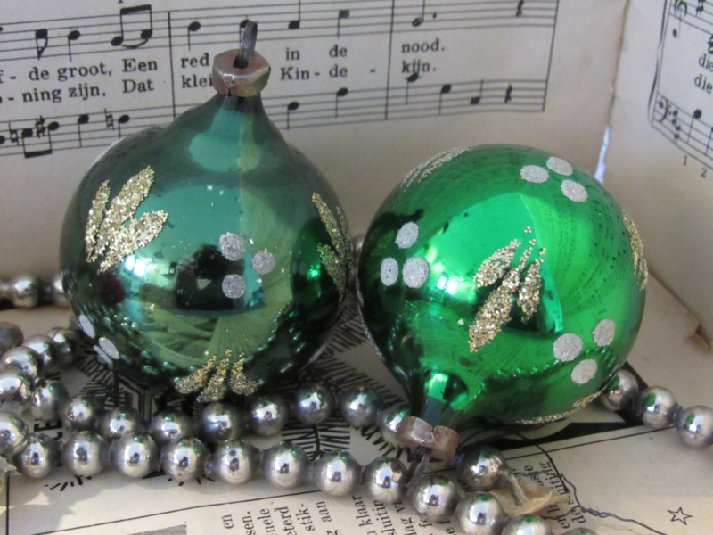 Oude/antieke kerstbal Groen met mooie deco Bijzondere kerstballen
