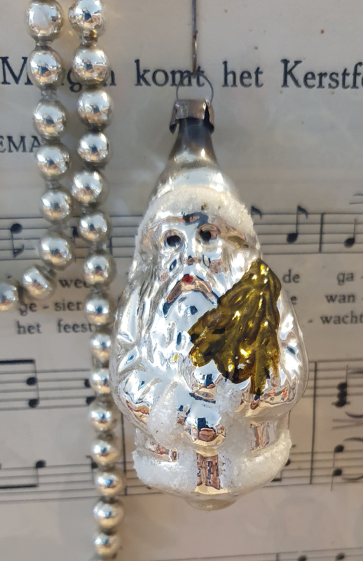 Oude/antieke kerstbal Kerstman met bronskleurige boom. hangend