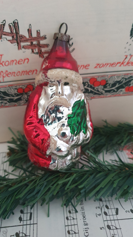 Oude/antieke kerstbal: kerstman met dennenboom